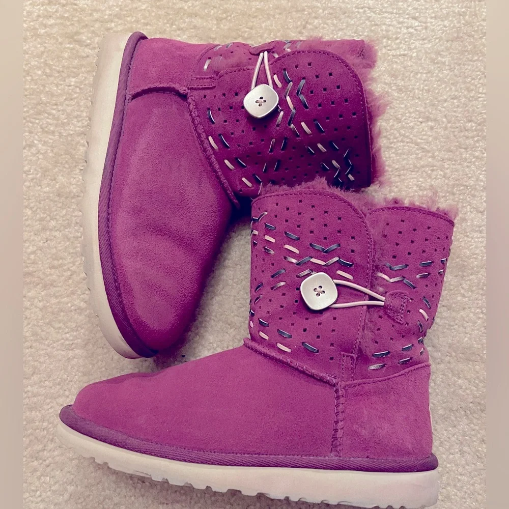 UGG Bailey Button - Picture 6 of 6